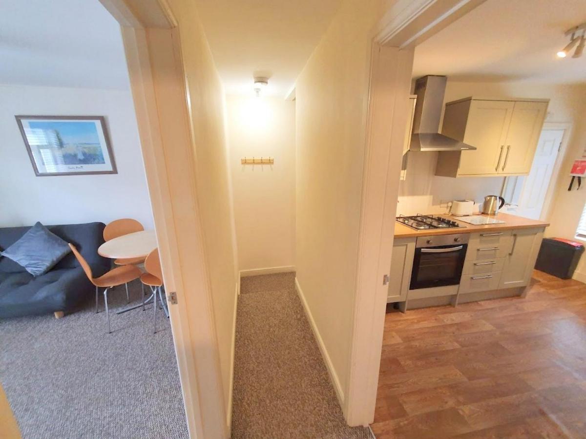 Bassett Flat With 2 Bedrooms And Superfast Wi-Fi Sittingbourne Kültér fotó