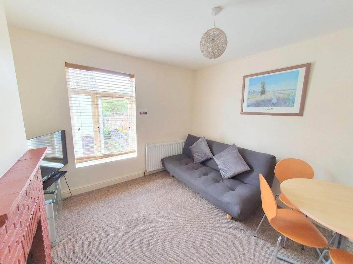 Bassett Flat With 2 Bedrooms And Superfast Wi-Fi Sittingbourne Kültér fotó