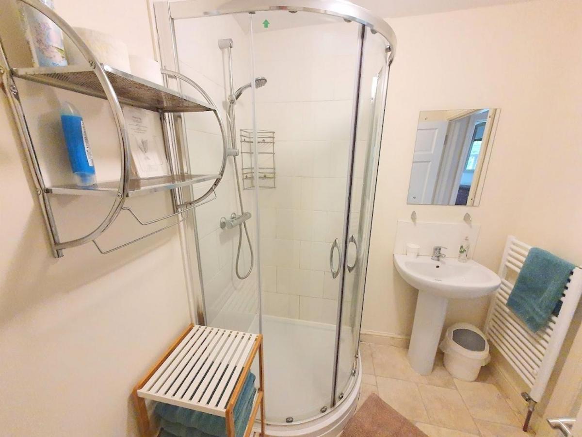 Bassett Flat With 2 Bedrooms And Superfast Wi-Fi Sittingbourne Kültér fotó