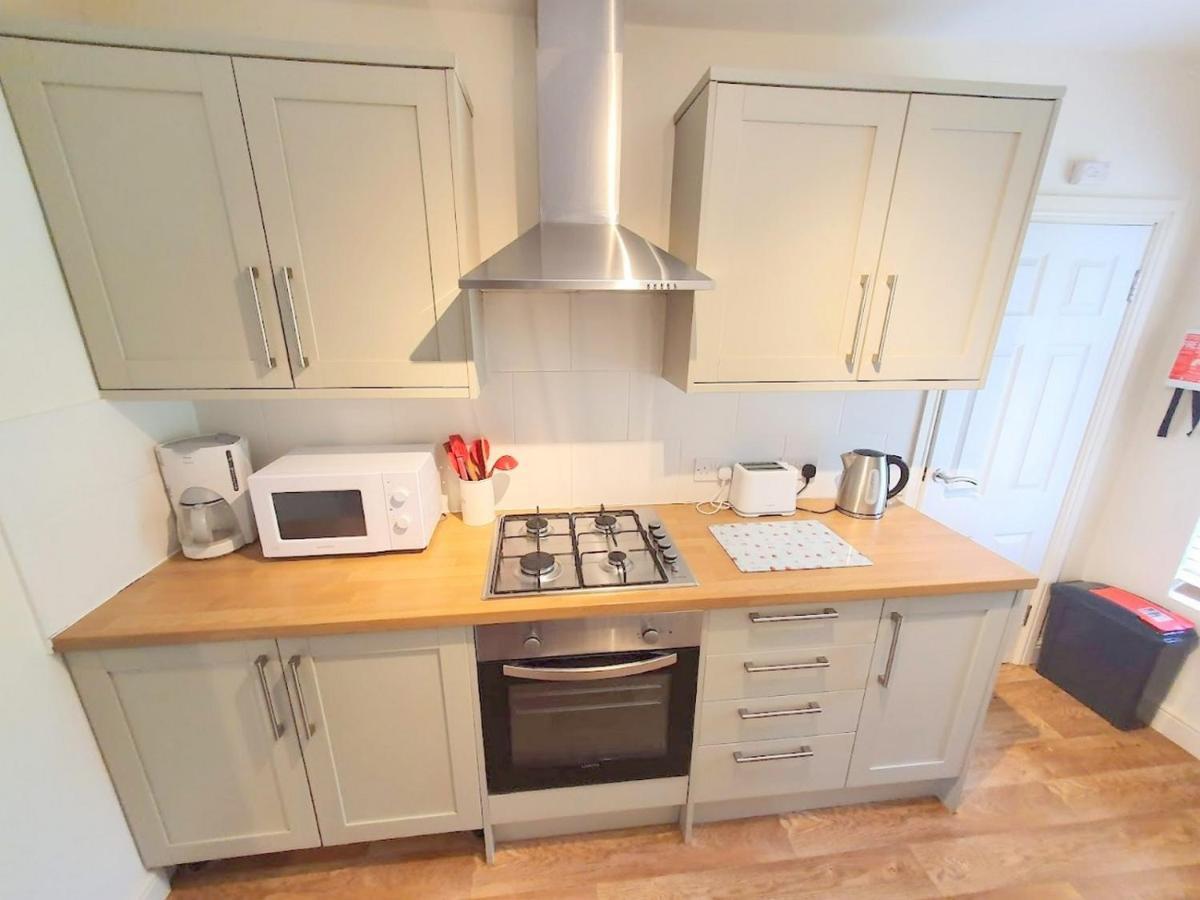 Bassett Flat With 2 Bedrooms And Superfast Wi-Fi Sittingbourne Kültér fotó