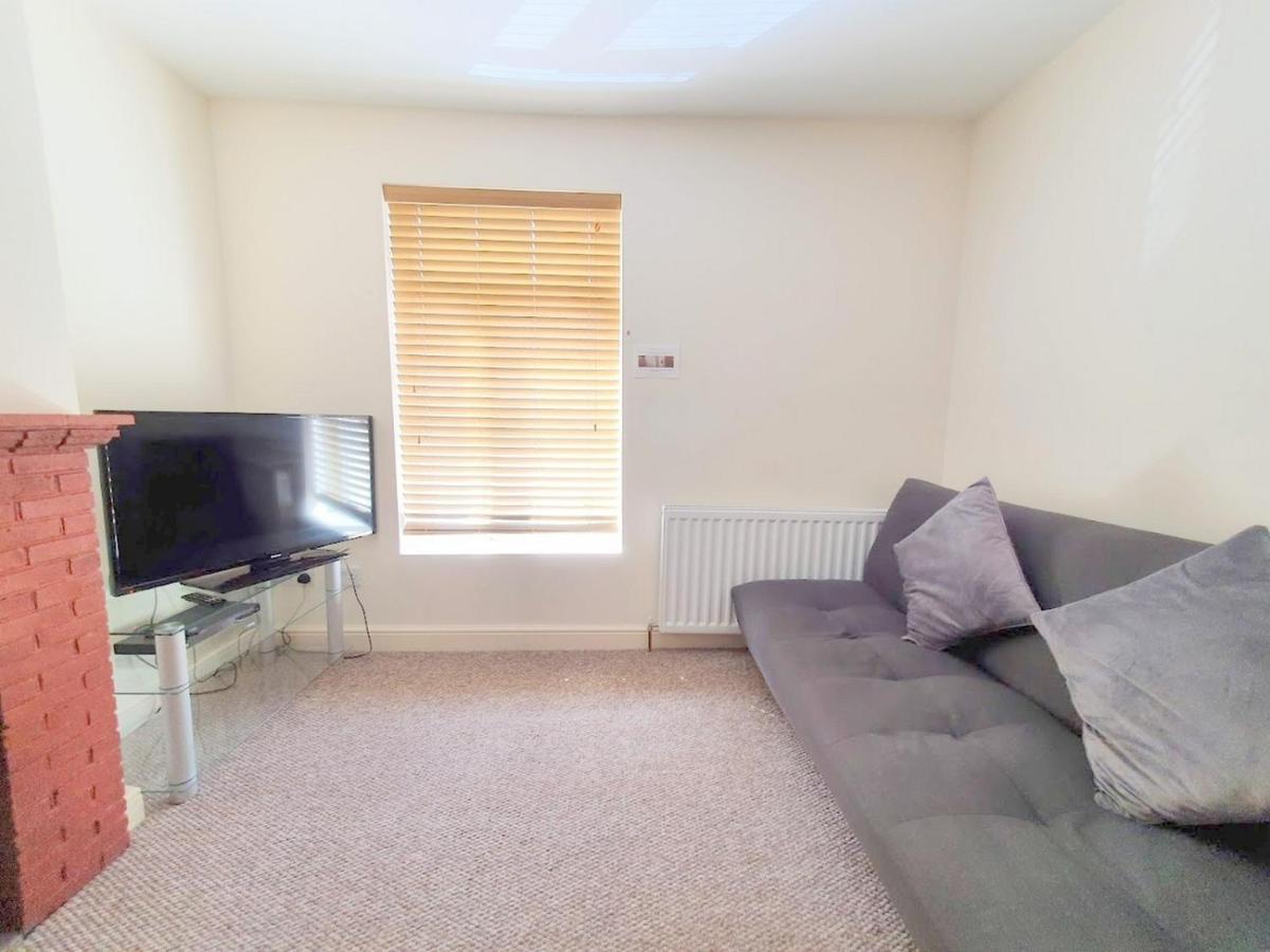 Bassett Flat With 2 Bedrooms And Superfast Wi-Fi Sittingbourne Kültér fotó