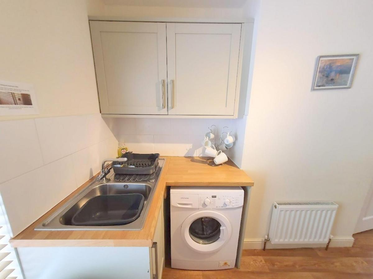 Bassett Flat With 2 Bedrooms And Superfast Wi-Fi Sittingbourne Kültér fotó