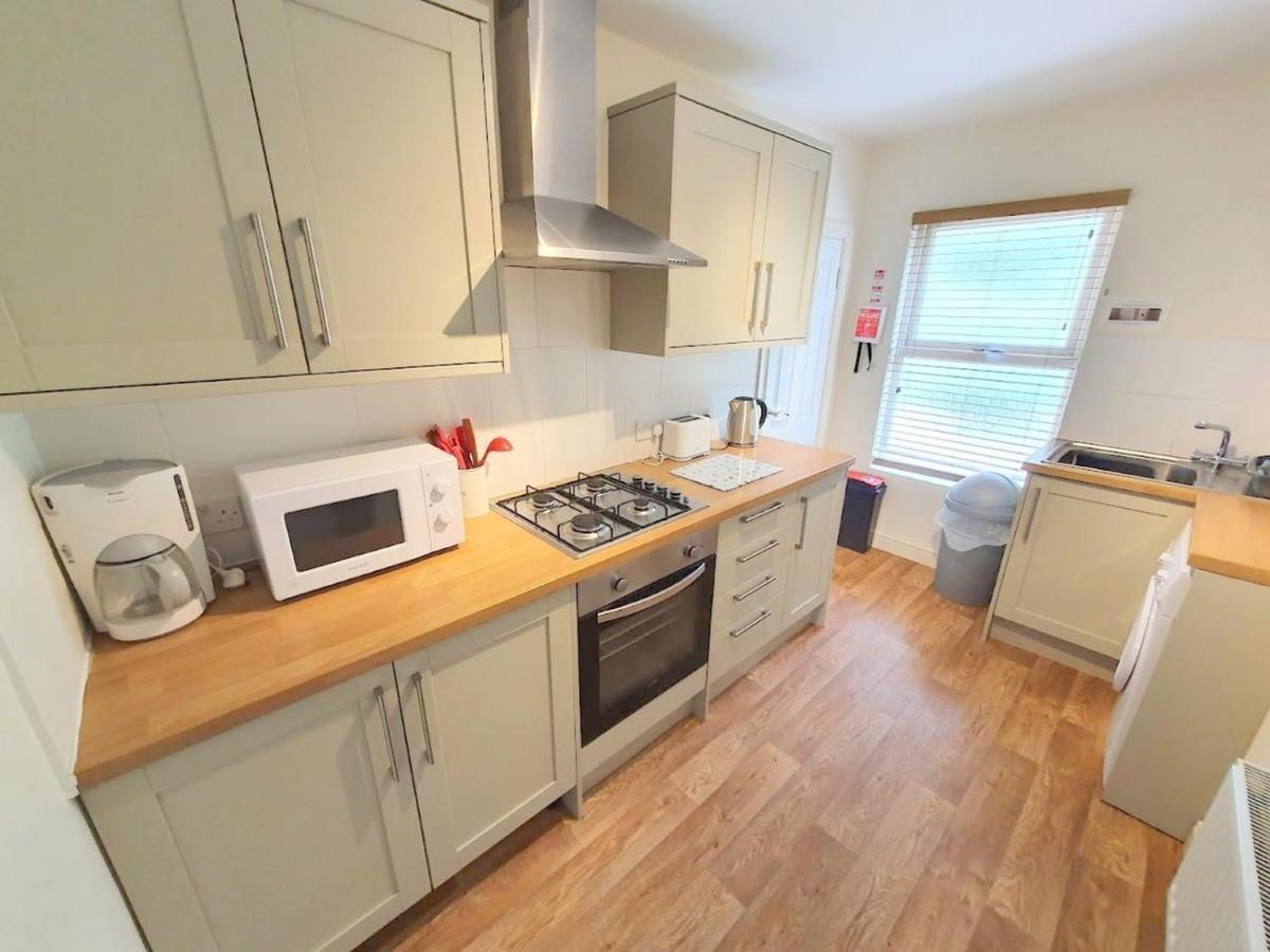 Bassett Flat With 2 Bedrooms And Superfast Wi-Fi Sittingbourne Kültér fotó