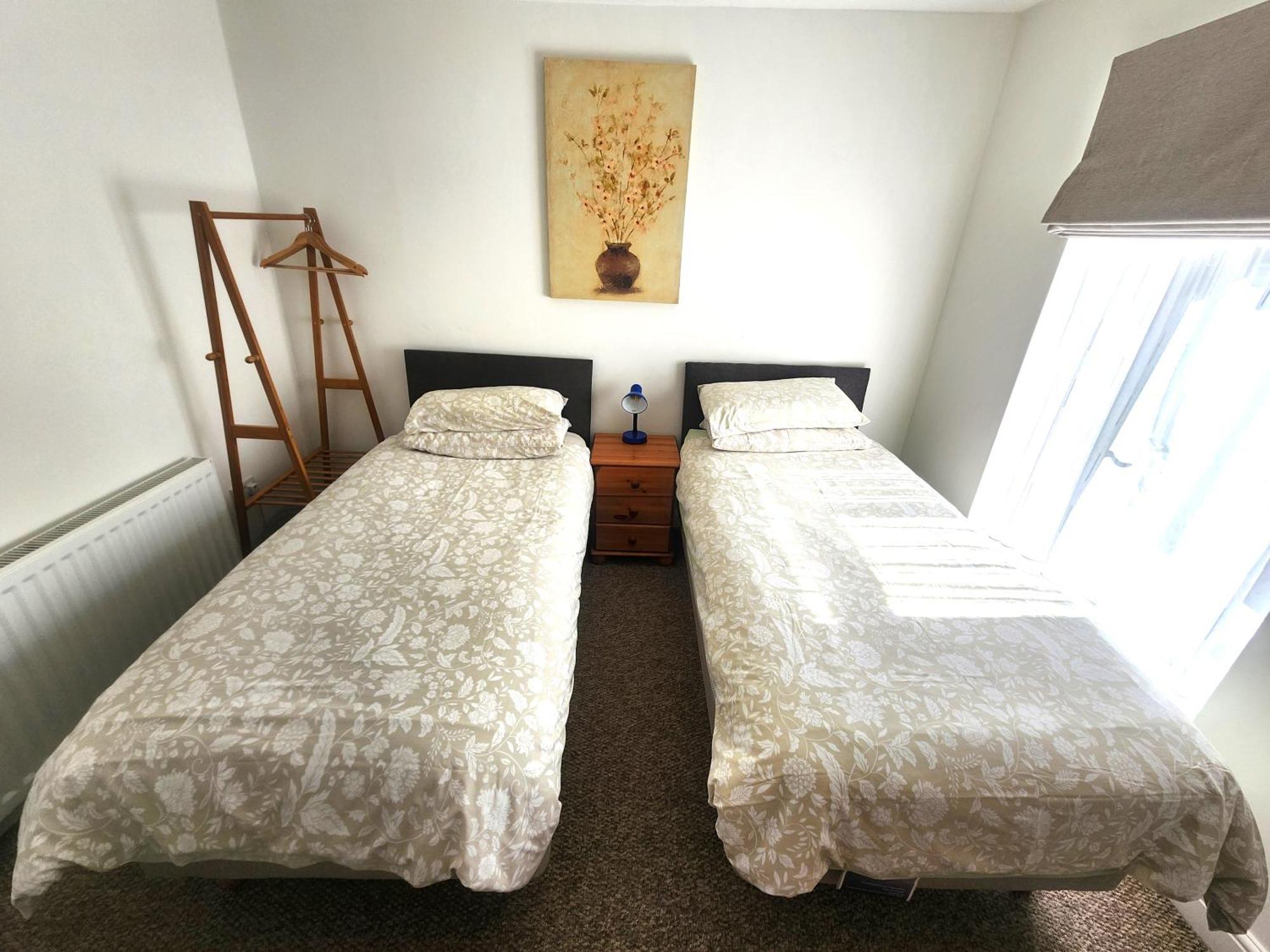 Bassett Flat With 2 Bedrooms And Superfast Wi-Fi Sittingbourne Kültér fotó